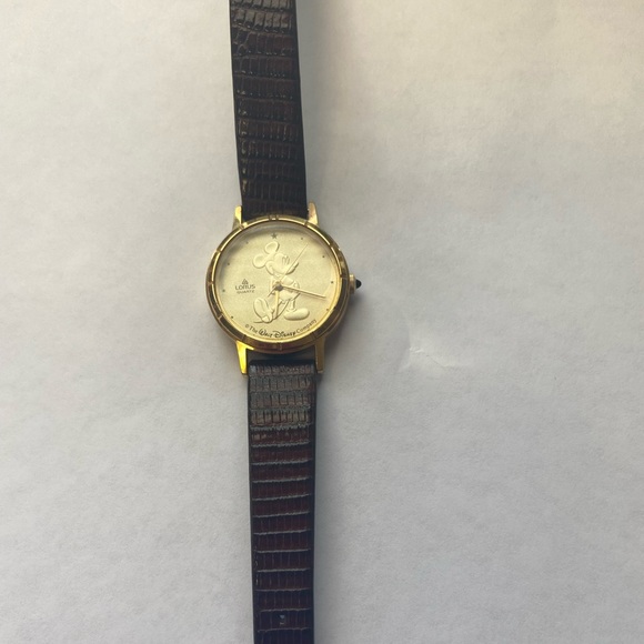 lorus Accessories - LORUS GOLD TONE MICKEY MOUSE VINTAGE WALT DISNEY CO. LADIES WATCH